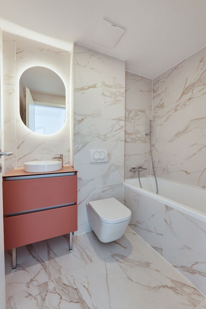 undefined The Amberlyn Suite Hotel 10