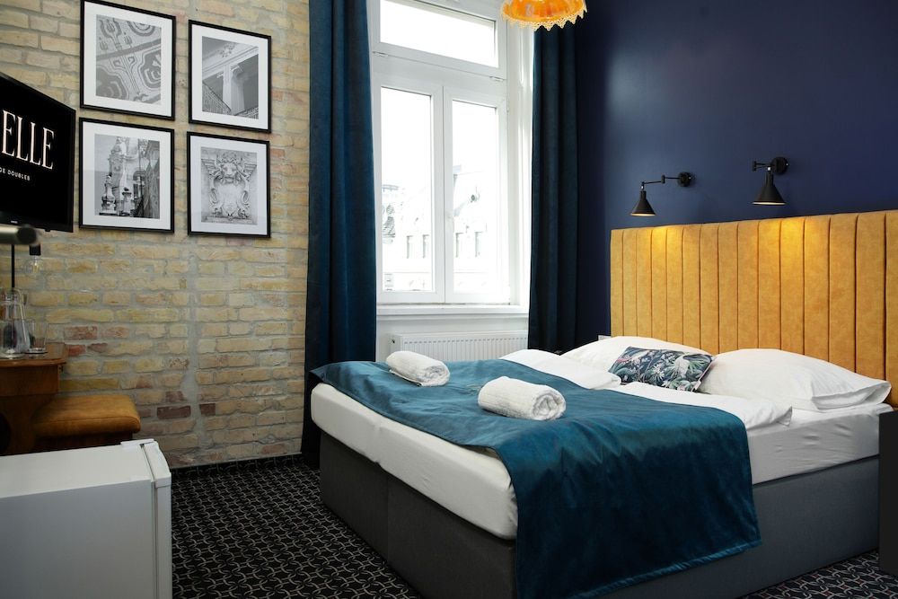 undefined Giselle Vintage Doubles - Adults Only 4