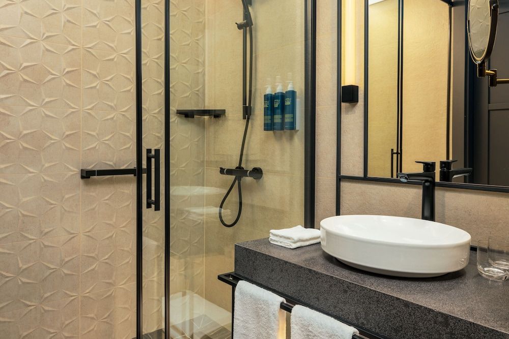 Four Points By Sheraton Budapest Danube Standard Room, 1 Double Bed 5