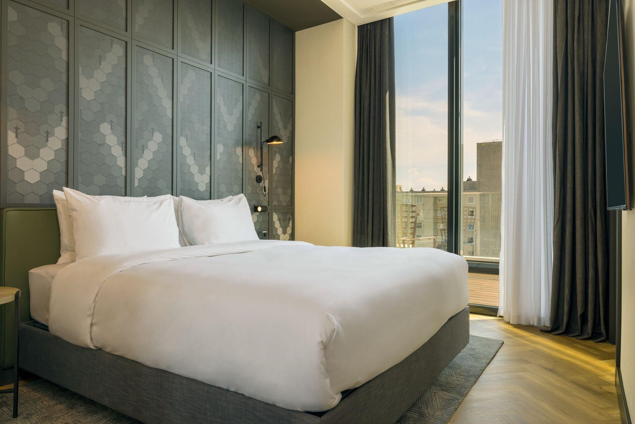 1 Bedroom Suite, 1 Double, Balcony