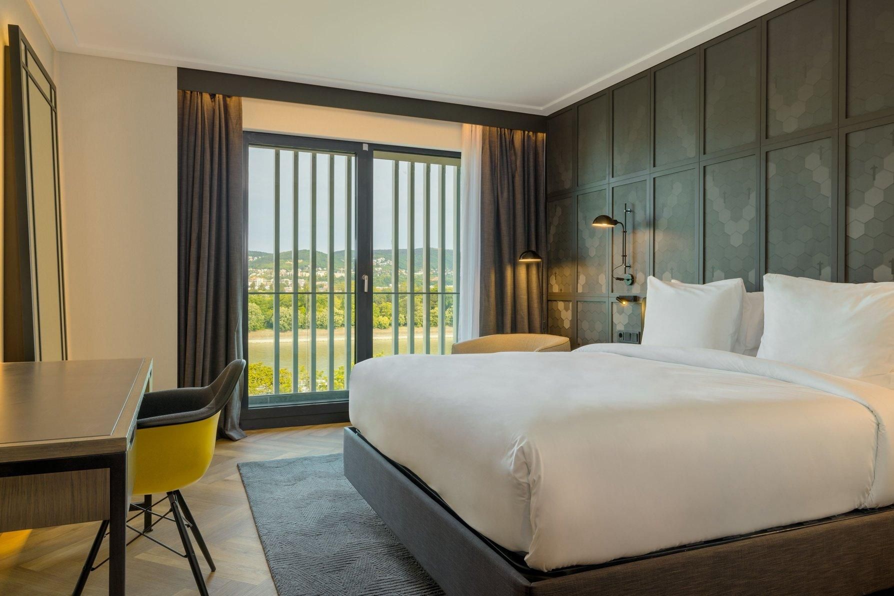 Superior, Guest Room, 1 Double, River View, Balcony