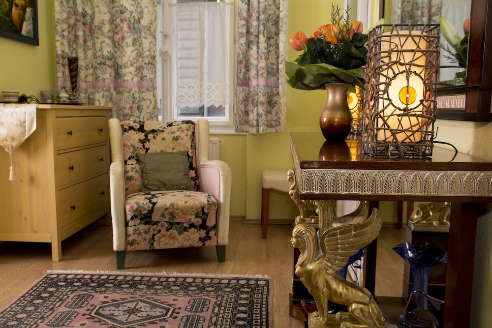 undefined Stunning 2 Double Bedroom Apartment In The Centre Of Budapest