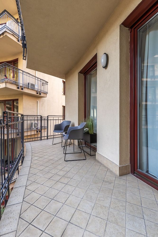 undefined Venus Apartments - King Street V 2