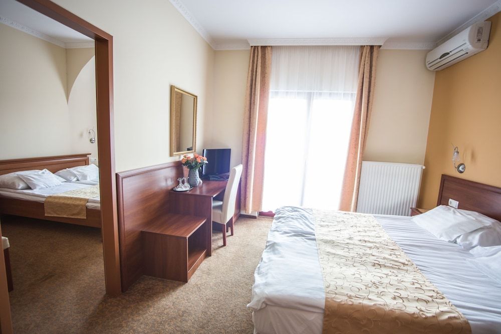 Viktória Hotel Family Quadruple Room, 2 Bedrooms