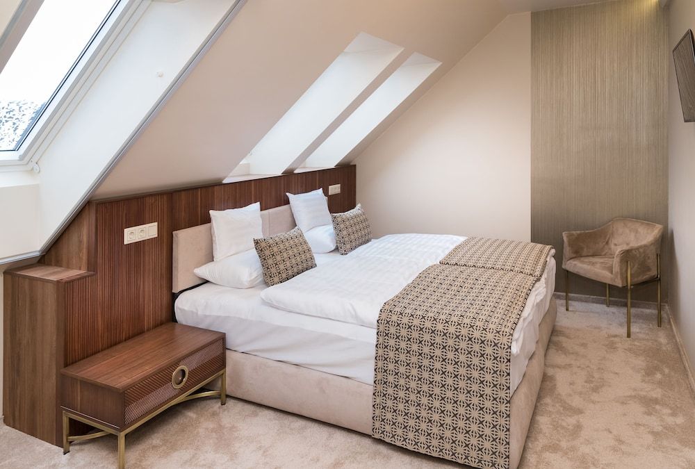 Hotel Kalvaria Deluxe Double Room, 1 King Bed 3