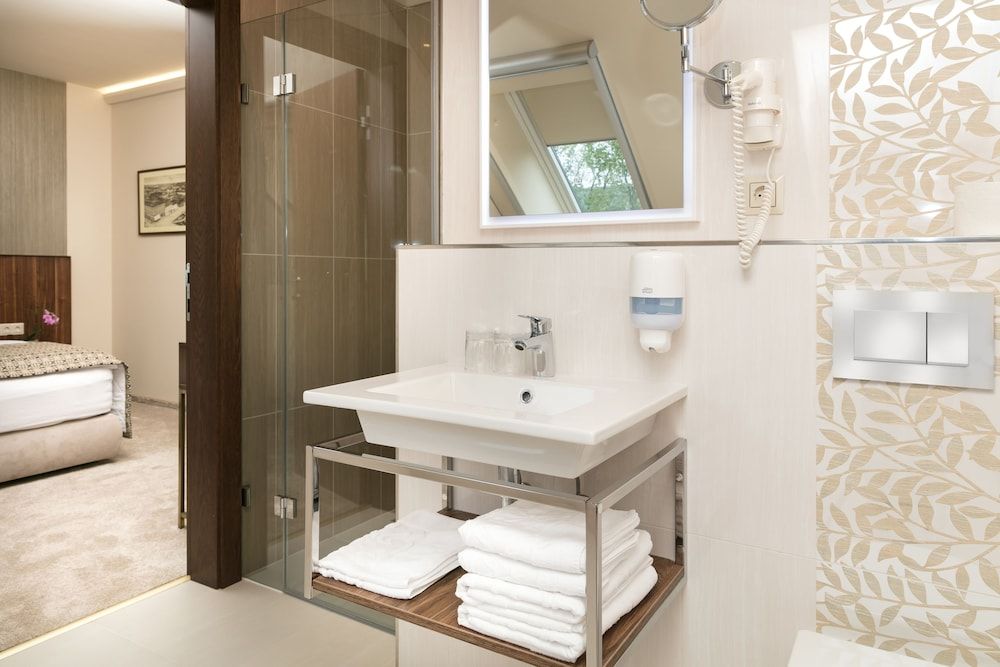 Hotel Kalvaria Deluxe Double Room, 1 King Bed 11