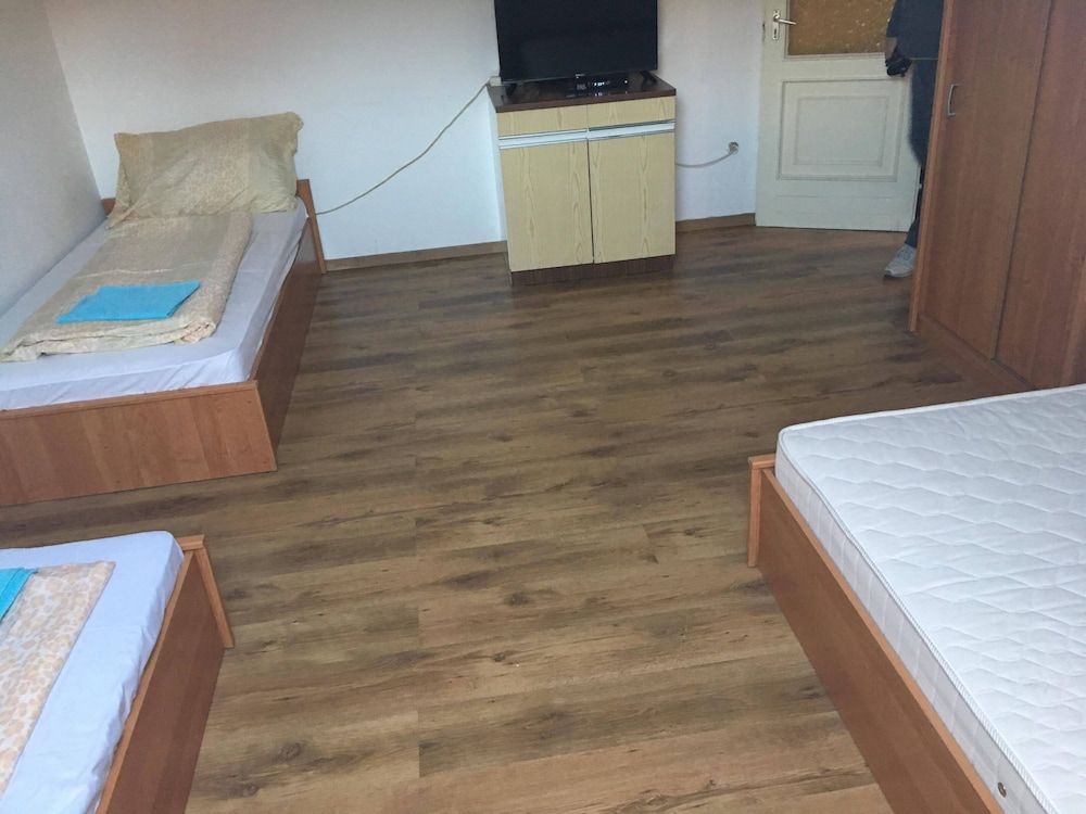 Basic Quadruple Room, Private Bathroom