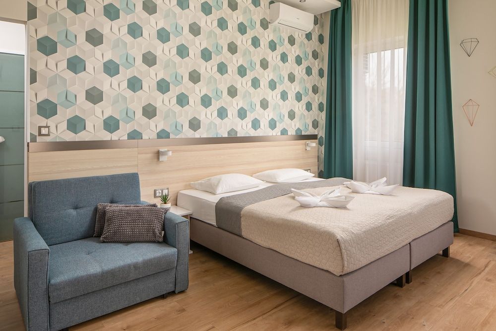 Kristály Hotel Deluxe Room 5