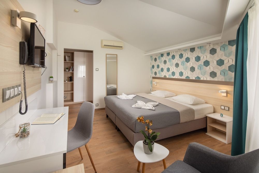 Kristály Hotel Deluxe Room 14