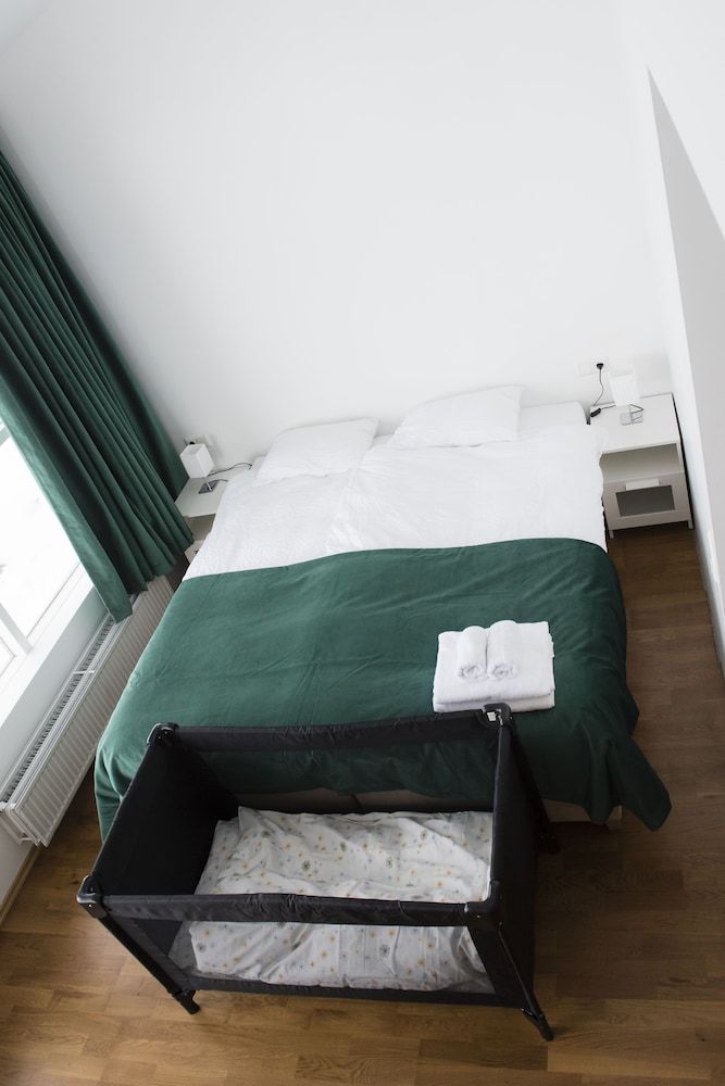 Media Luna Guesthouse Family Quadruple Room, Private Bathroom 2