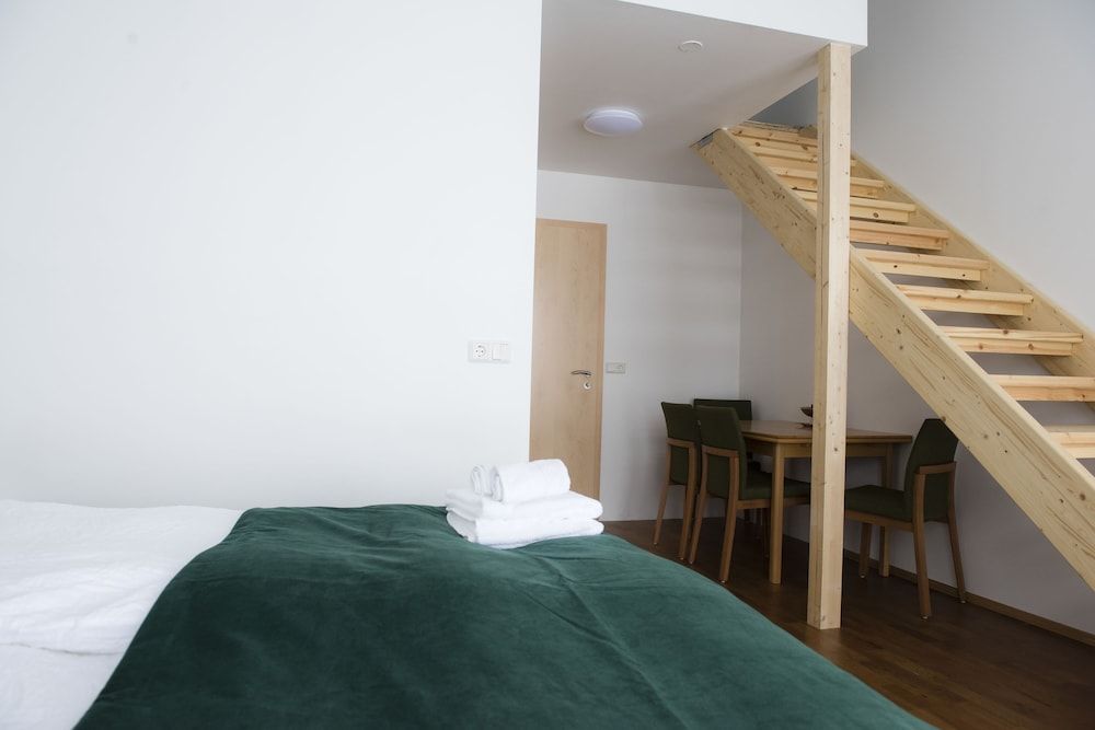 Media Luna Guesthouse Family Quadruple Room, Private Bathroom 8