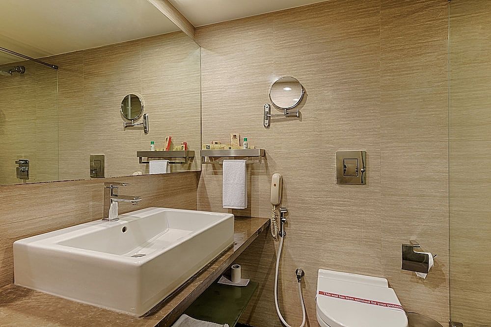 Quality Hotel DV Manor Executive Room, 1 Double Bed/2 Twin Beds, Smoking 11