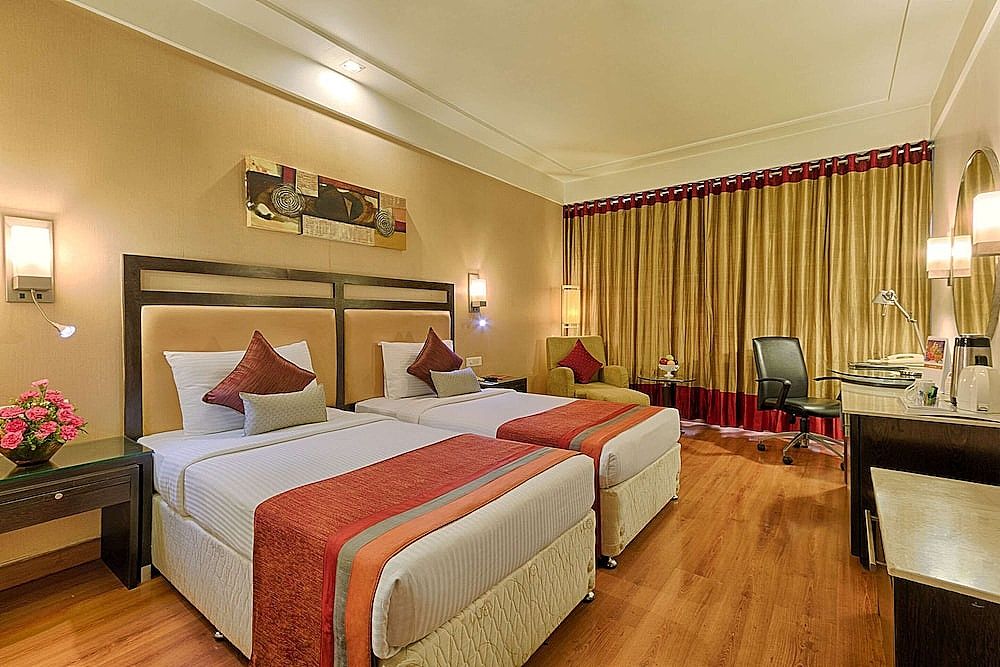 Quality Hotel DV Manor Executive Room, 1 Double Bed/2 Twin Beds, Smoking 4
