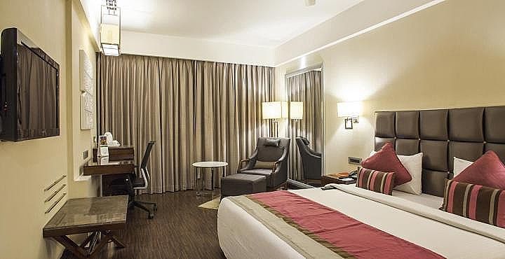 Quality Hotel DV Manor Executive Room, 1 Double Bed/2 Twin Beds, Smoking 7