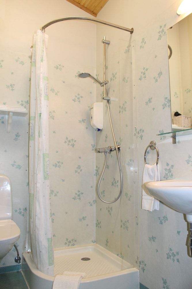 Hestakráin Twin Room, Private Bathroom 4