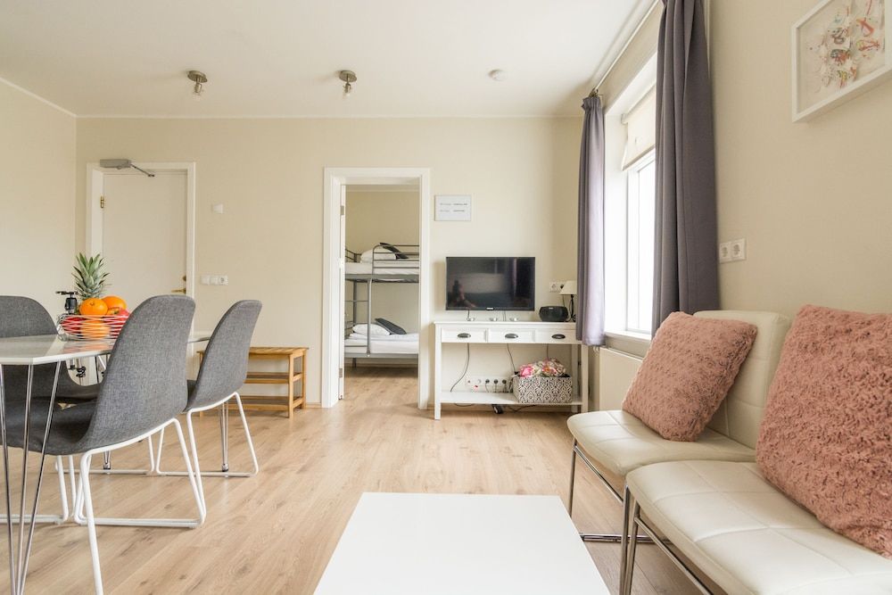 Acco Town Square Apartments Apartment, 2 Bedrooms 8