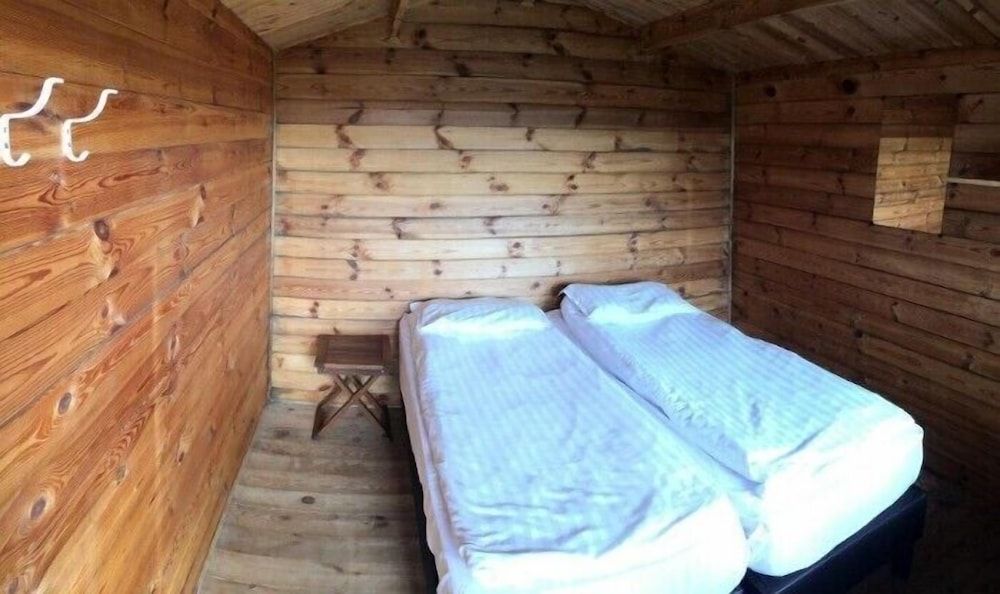 Hlid Huts