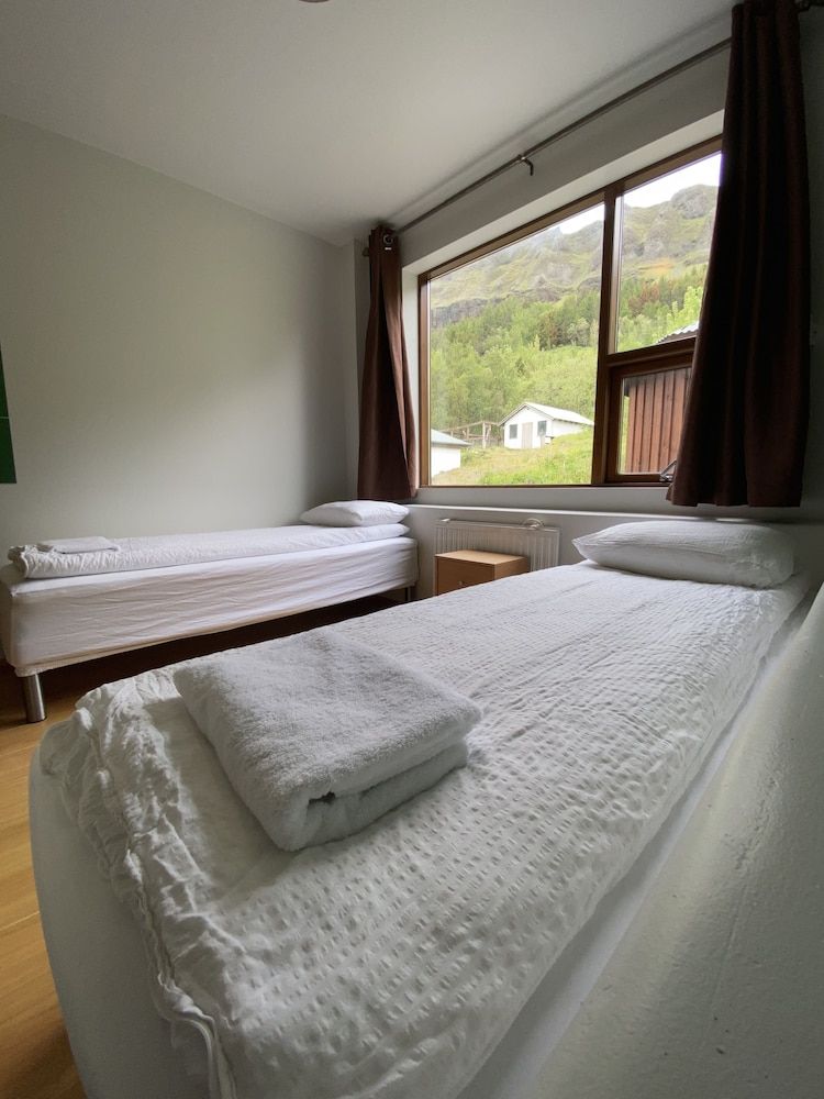 Hörgsland Guesthouse Twin Room (Private WC, shared shower) 6