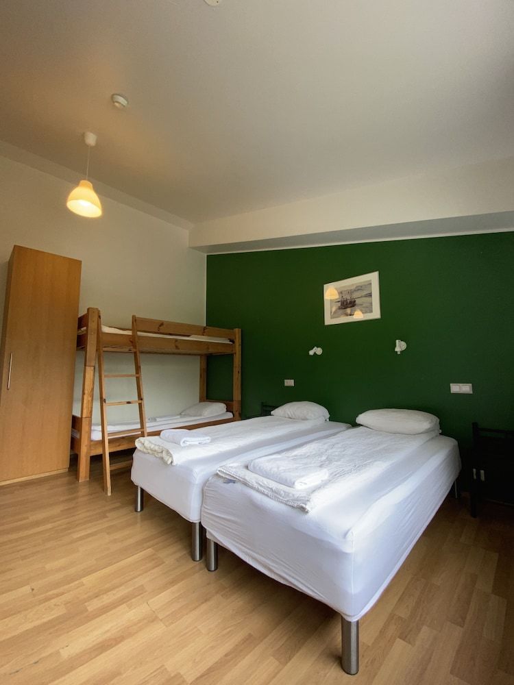 Hörgsland Guesthouse Quadruple Room, Private Bathroom 2