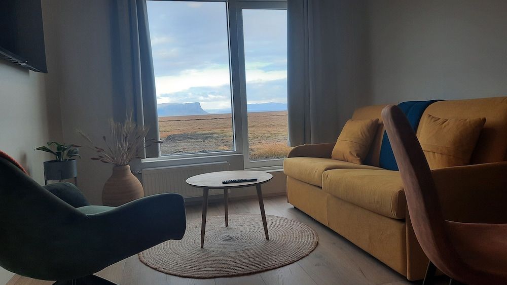 Stracta Apartments Apartment 8