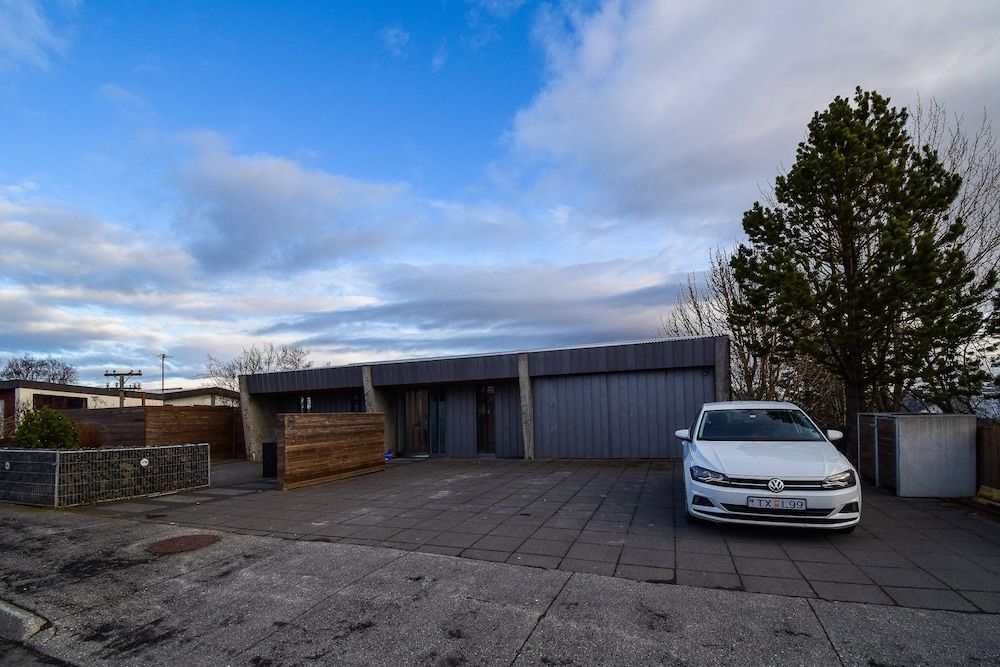 undefined Apartment L17 3