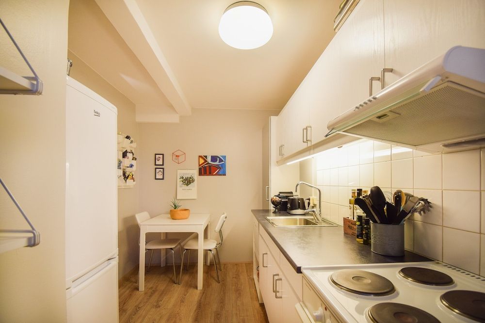 undefined Apartment H81 9