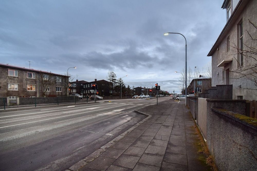 undefined Apartment H81 2