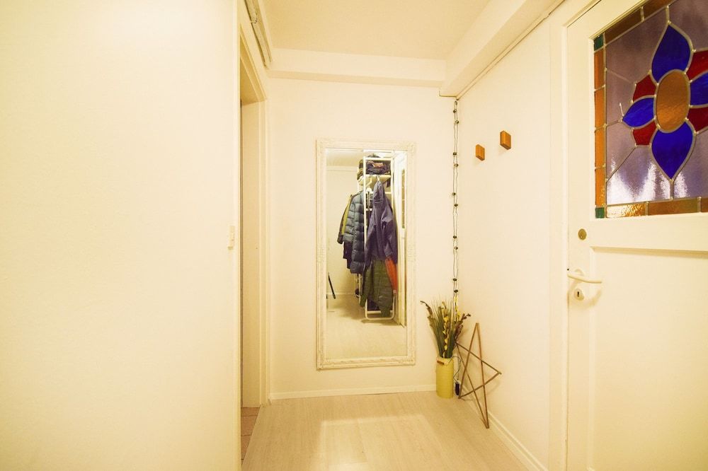 undefined Apartment H81 6