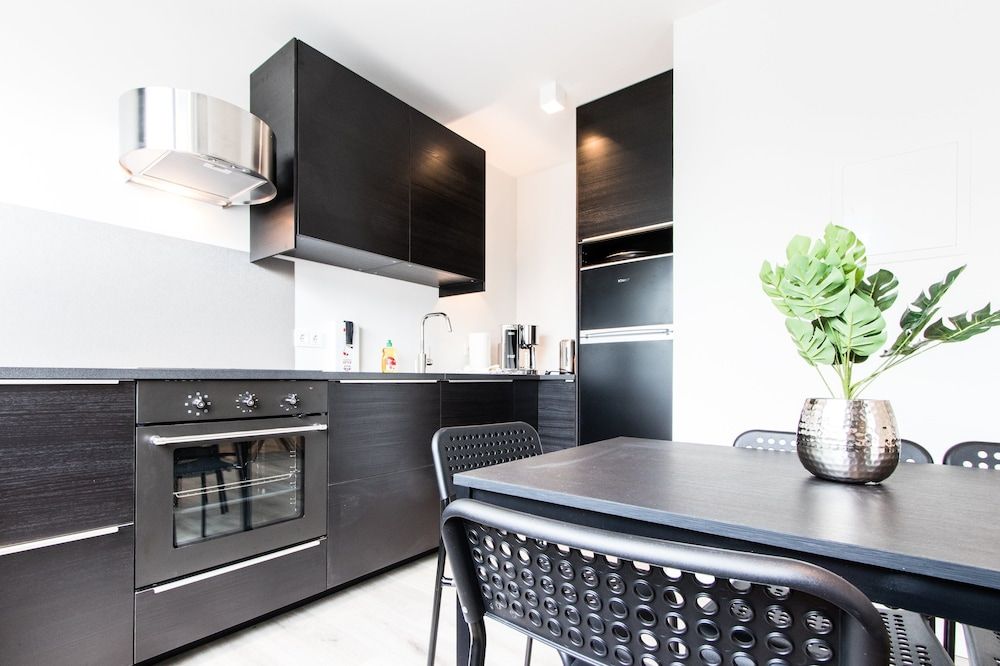 undefined Apartment V13 6