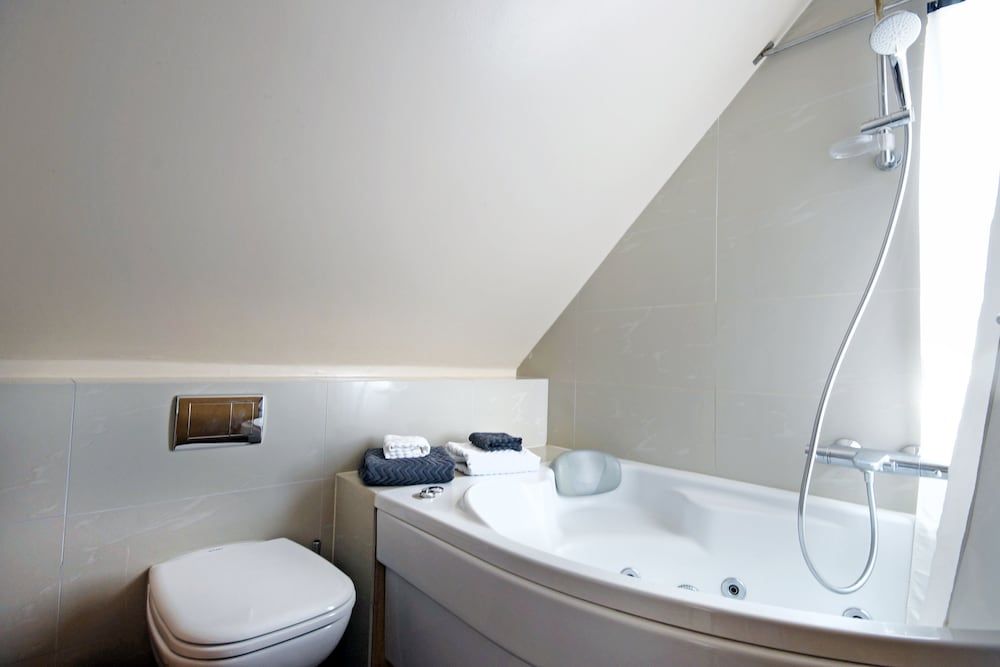 Marine Apartments Apartment, 2 Bedrooms (Top floor) 11