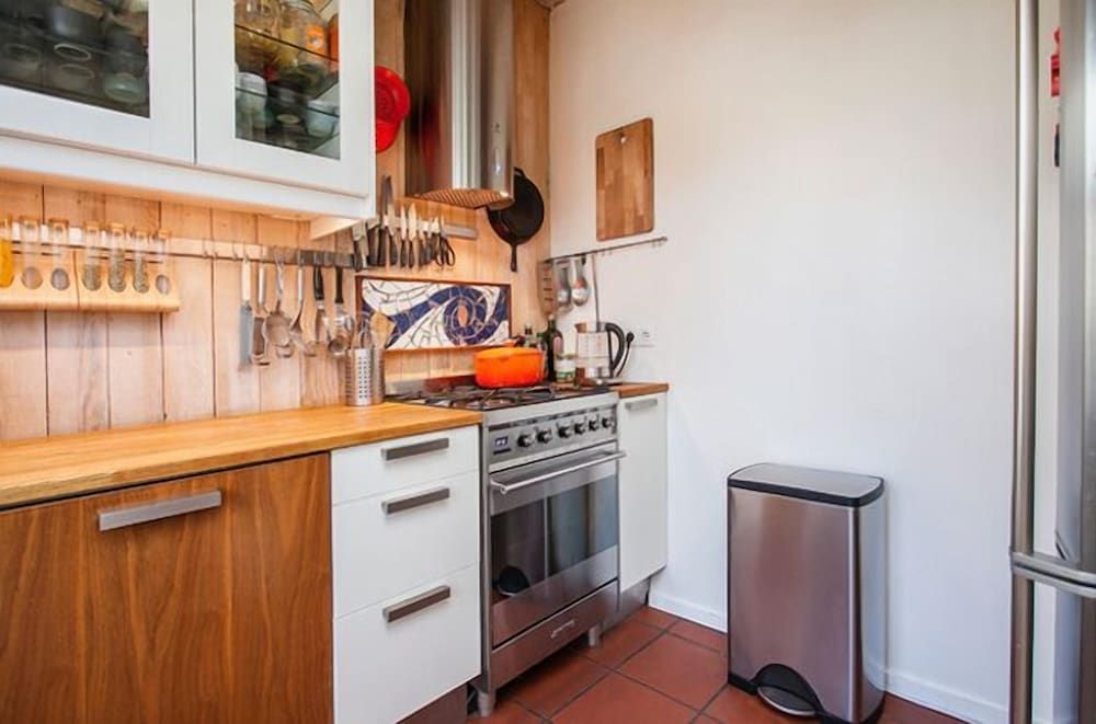 undefined Apartment H4 8