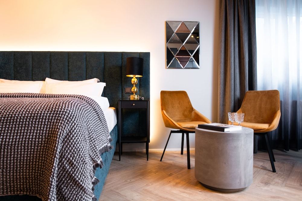 Backyard Apartments by Heimaleiga