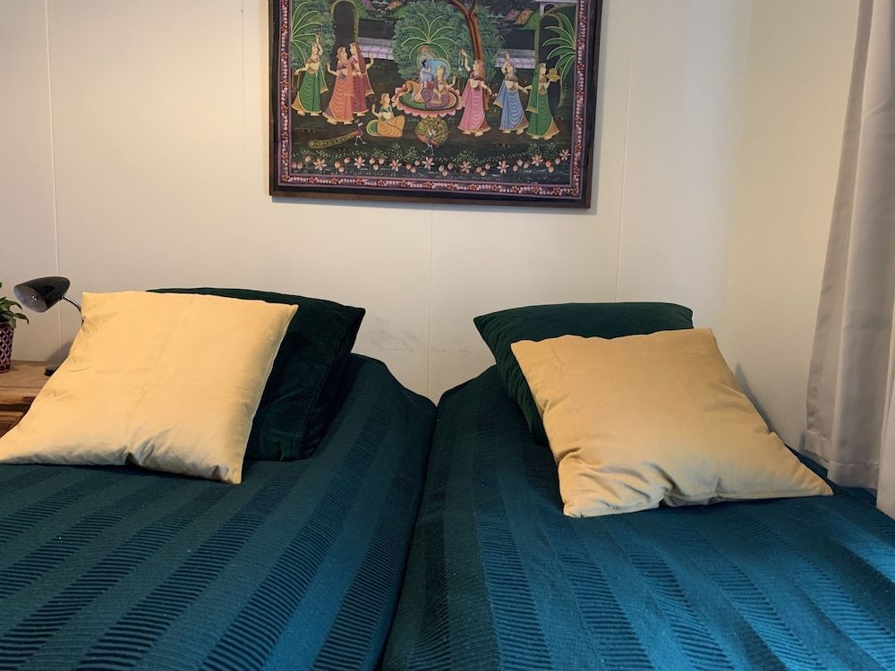 Reykjavik Guesthouse Double Room, Shared Bathroom (3)