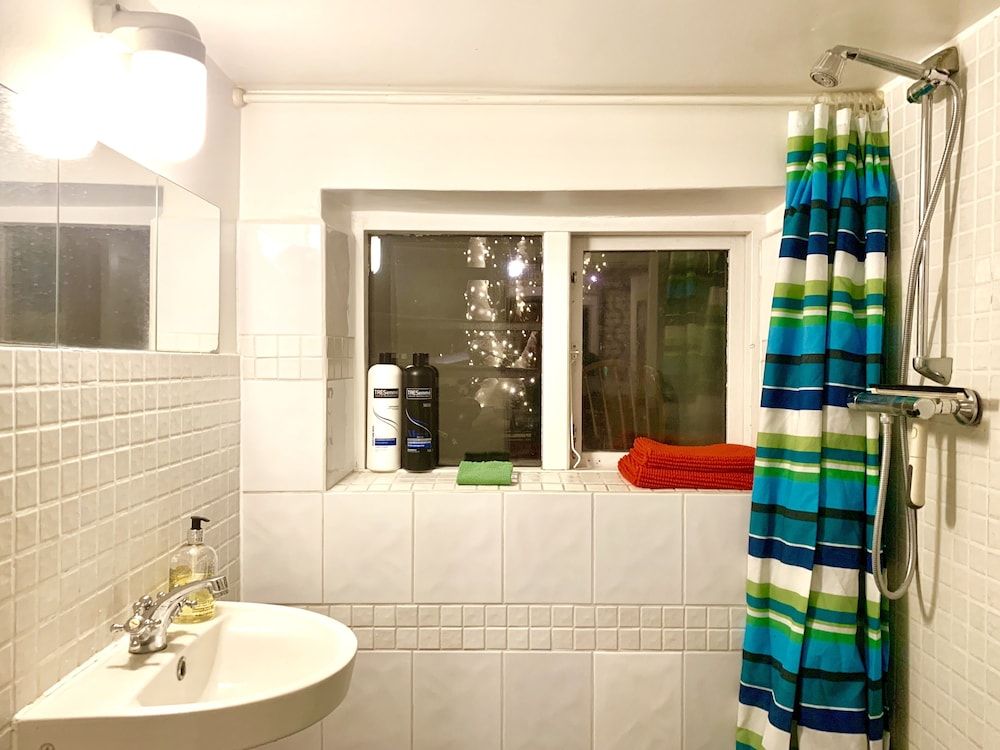 undefined Reykjavik Guesthouse 10