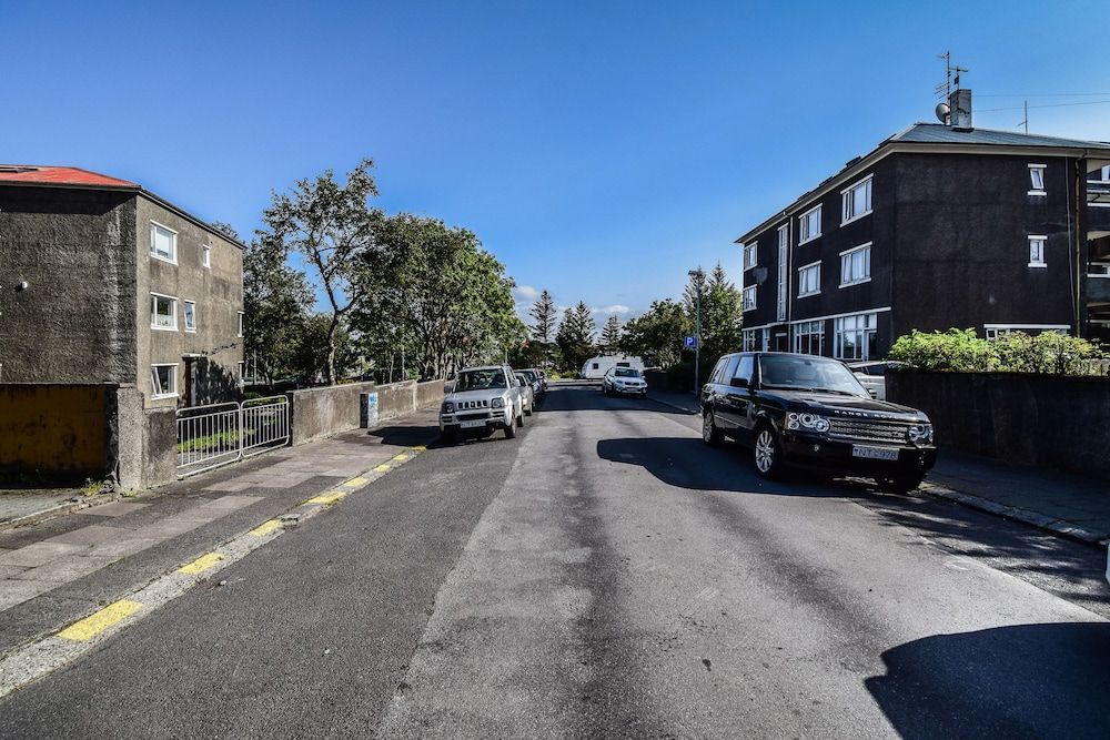 undefined Apartment LE28 3