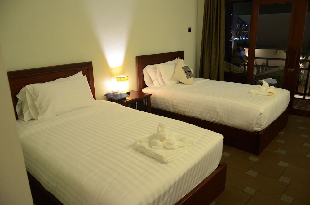 Saksiri Riverside Boutique Hotel Deluxe Twin Room, 2 Twin Beds 3