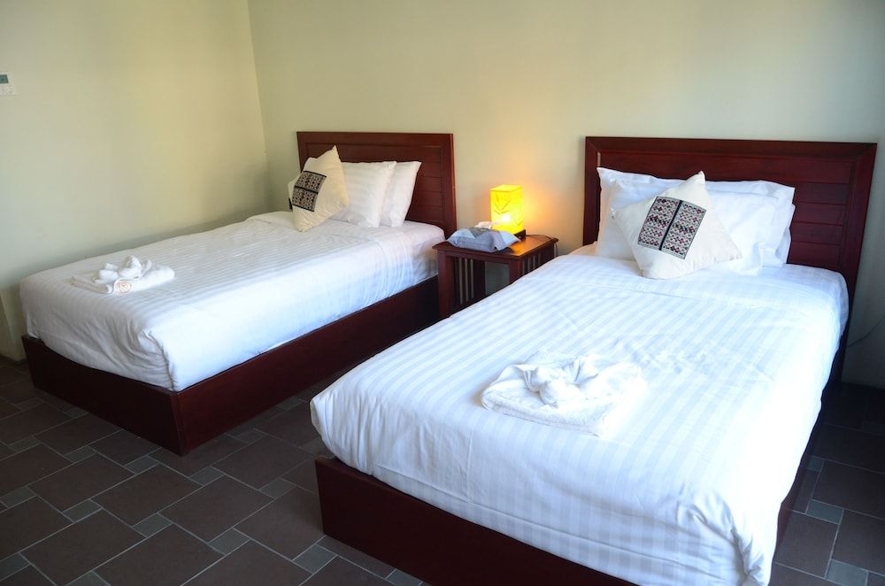 Saksiri Riverside Boutique Hotel Deluxe Twin Room, 2 Twin Beds 4