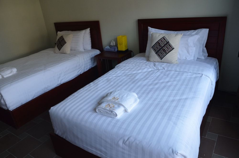 Saksiri Riverside Boutique Hotel Deluxe Twin Room, 2 Twin Beds 6