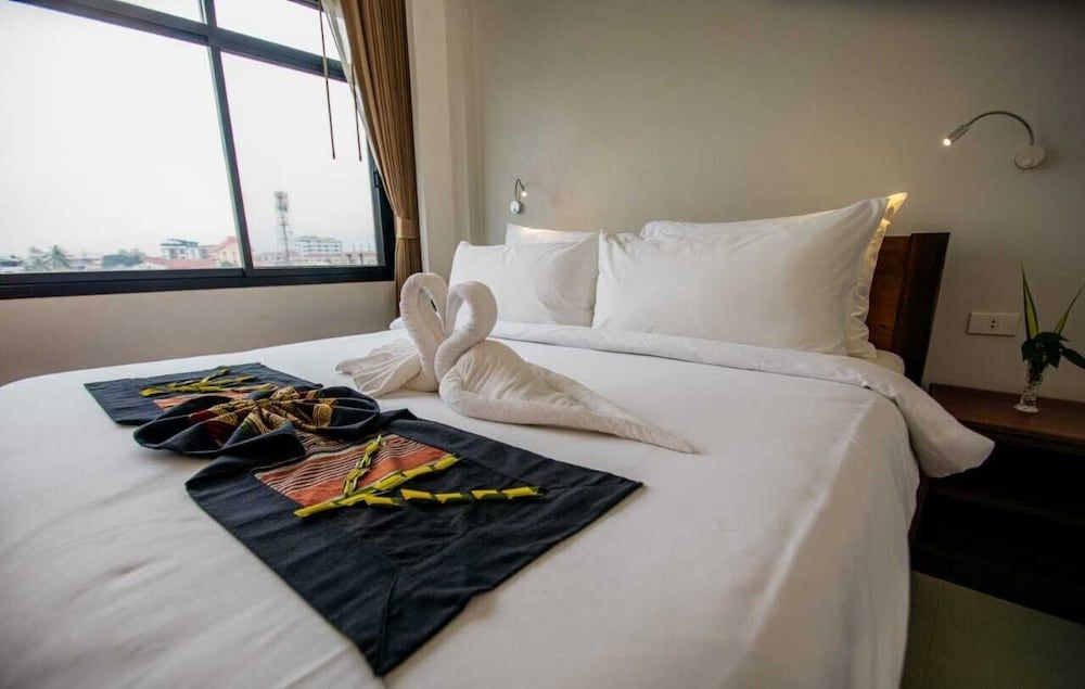 Sisombat Plaza Hotel Superior Double Room