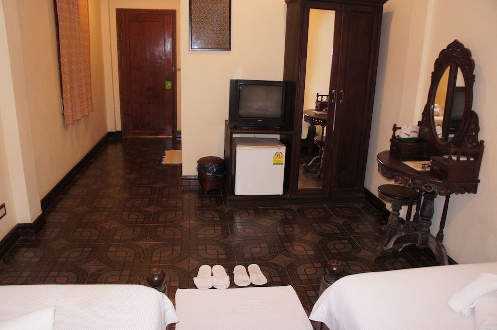 Visoun Namsok Hotel Standard Twin Room 4