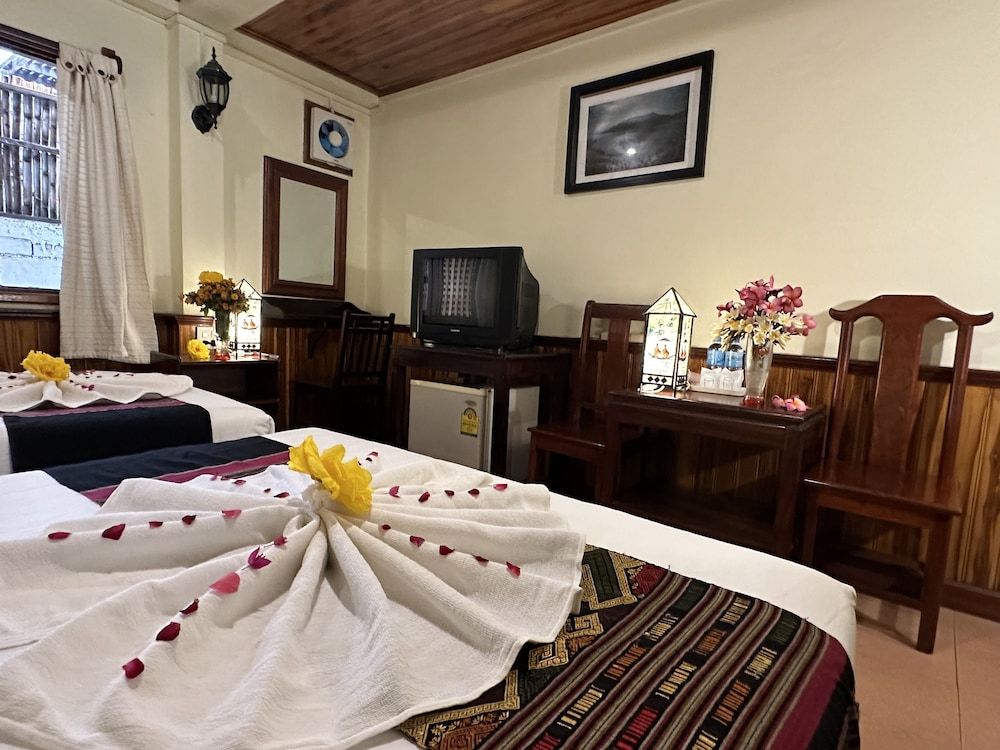 Villa Alounsavath Mekong Riverside Deluxe Twin Room 18