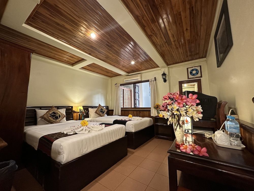 Villa Alounsavath Mekong Riverside Deluxe Twin Room 4