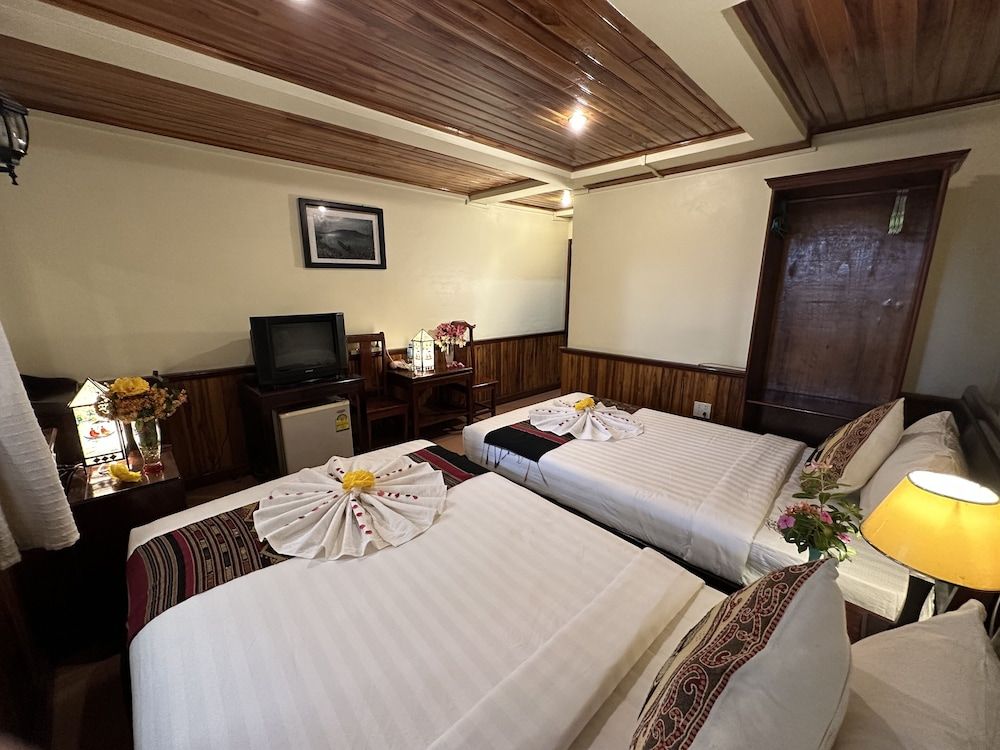 Villa Alounsavath Mekong Riverside Deluxe Twin Room 15