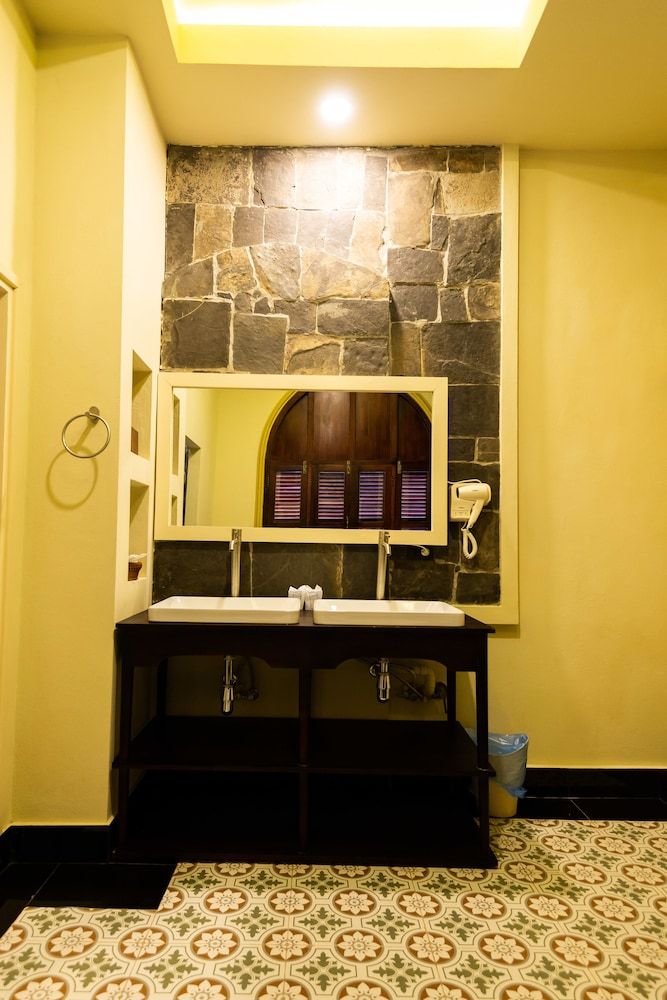 Jasmine Ville Guesthouse Colonial Family Room 6