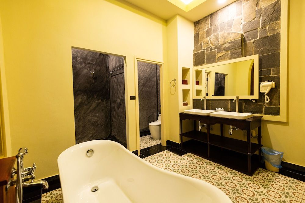 Jasmine Ville Guesthouse Colonial Family Room 7