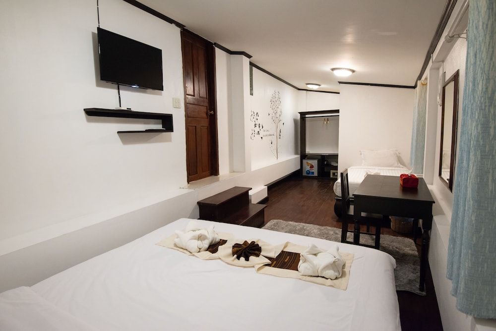 Jasmine Ville Guesthouse Deluxe Triple Room 5