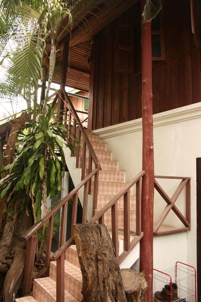 undefined Manotemple house 8