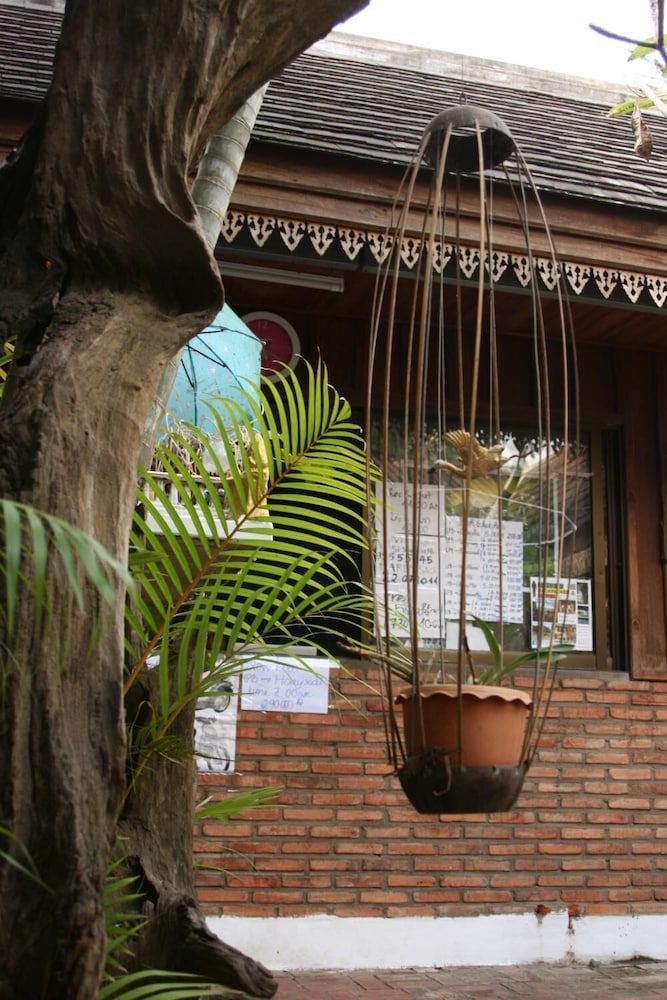 undefined Manotemple house 6