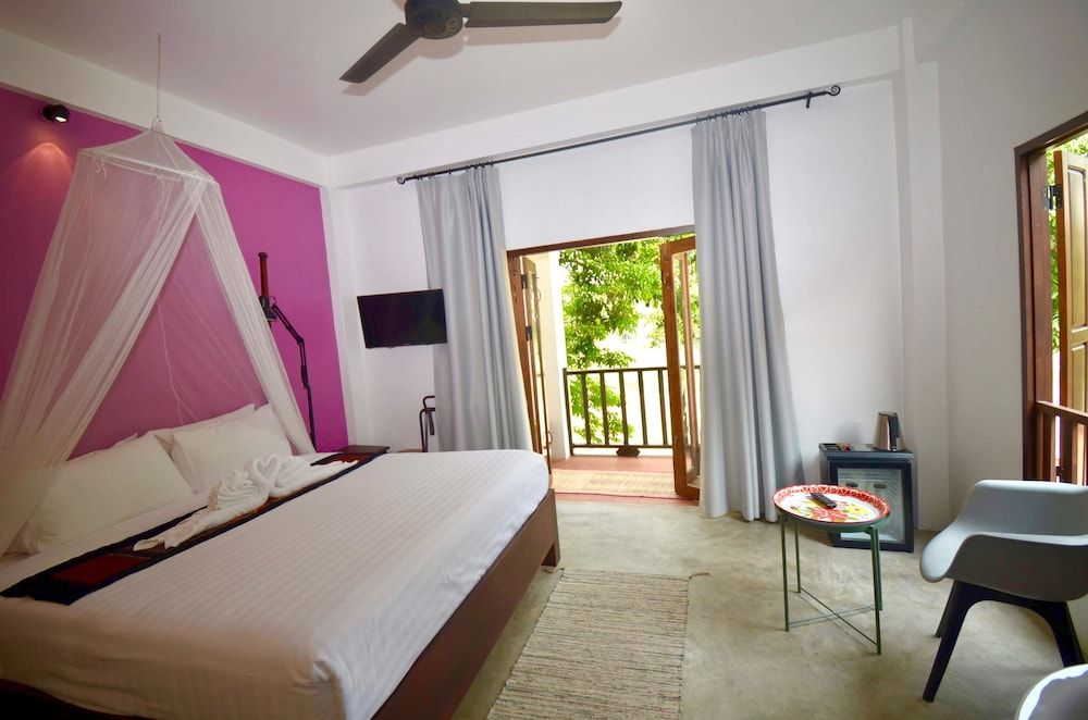 Moonlight Champa Riverview King Room with River View 5