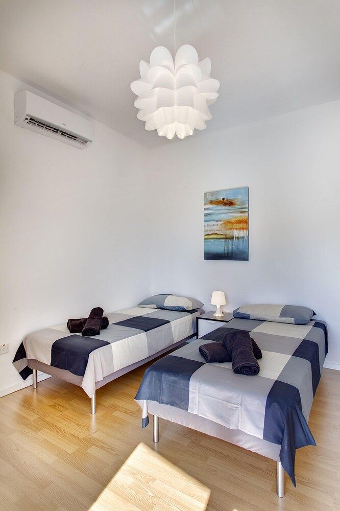 Apartment (2 Bedrooms)